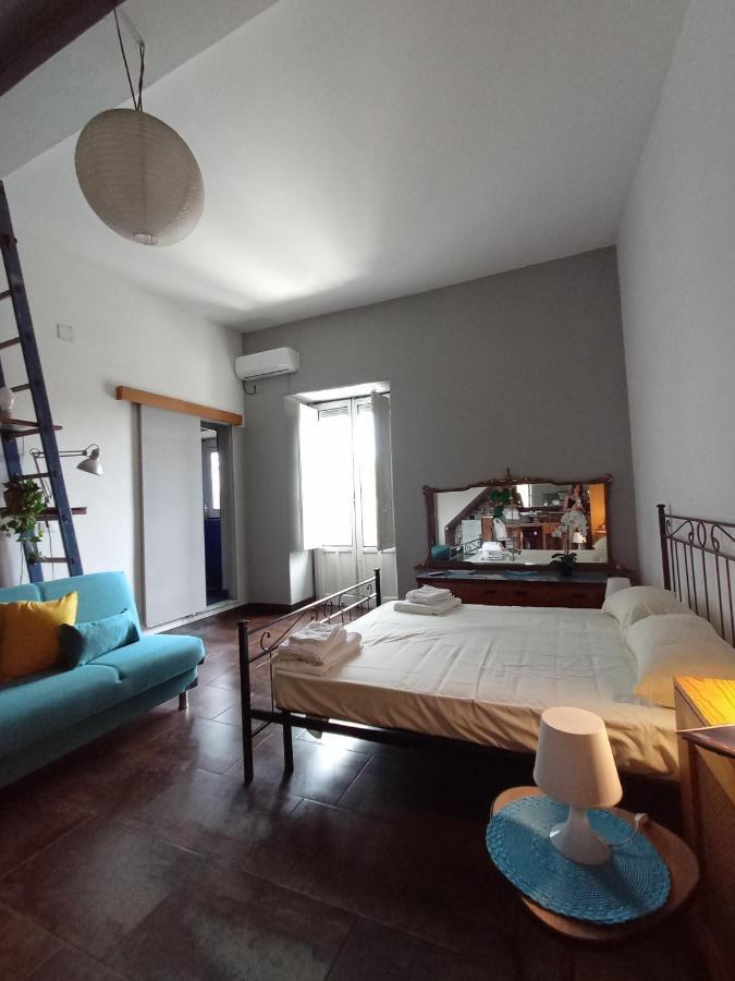 Historical Arches House Apartment Catania Exterior photo